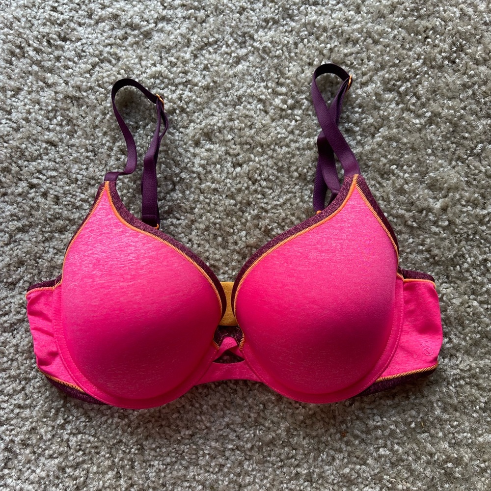 36C Victoria’s Secret hot pink bra